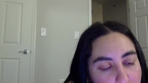 Snapshot of heatwavee chatting on 10/13/25, 10:43 heatwavee online show from 10/13/25, 10:43