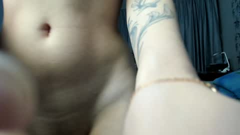 Snapshot of heavenly_diva653 chatting on 12/17/24, 01:29 Andrea you can subscribe for now there will be posts soon and my favorite body for you online show from 12/17/24, 01:29