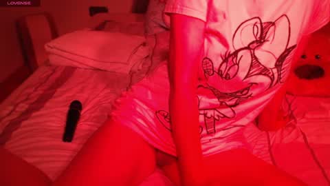 Snapshot of heavenlykiss chatting on 12/04/24, 09:18 Chani online show from 12/04/24, 09:18