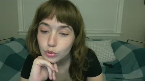 Snapshot of heavenlysiren chatting on 04/18/26, 04:49 heavenlysiren online show from 04/18/26, 04:49
