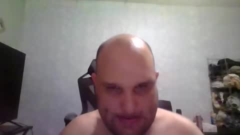 Snapshot of heavy_rebellxc chatting on 12/08/24, 06:22 Heavy Rebell online show from 12/08/24, 06:22