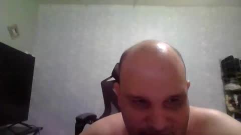 Snapshot of heavy_rebellxc chatting on 12/12/24, 06:36 Heavy Rebell online show from 12/12/24, 06:36