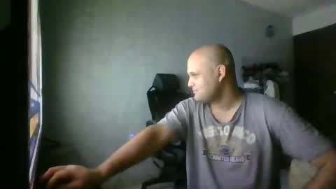 Snapshot of heavy_rebellxc chatting on 12/25/24, 07:03 Heavy Rebell online show from 12/25/24, 07:03