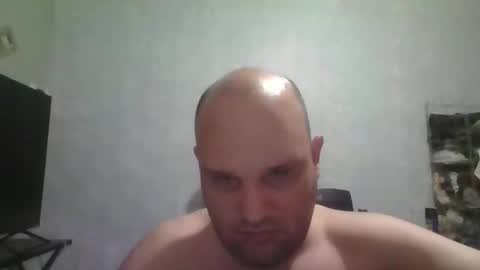 Snapshot of heavy_rebellxc chatting on 01/01/25, 08:24 Heavy Rebell online show from 01/01/25, 08:24