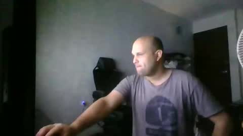 Snapshot of heavy_rebellxc chatting on 01/07/25, 06:48 Heavy Rebell online show from 01/07/25, 06:48