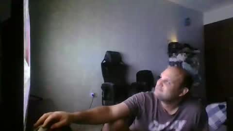 Snapshot of heavy_rebellxc chatting on 02/14/25, 06:34 Heavy Rebell online show from 02/14/25, 06:34