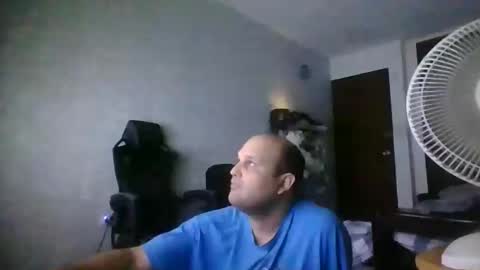 Snapshot of heavy_rebellxc chatting on 02/15/25, 09:38 Heavy Rebell online show from 02/15/25, 09:38