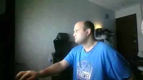 Snapshot of heavy_rebellxc chatting on 02/16/25, 05:59 Heavy Rebell online show from 02/16/25, 05:59