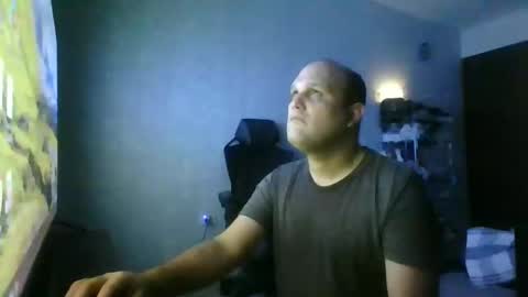 Snapshot of heavy_rebellxc chatting on 02/17/25, 08:30 Heavy Rebell online show from 02/17/25, 08:30