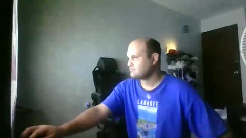 Snapshot of heavy_rebellxc chatting on 02/21/25, 07:01 Heavy Rebell online show from 02/21/25, 07:01