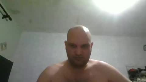 Snapshot of heavy_rebellxc chatting on 02/28/25, 03:04 Heavy Rebell online show from 02/28/25, 03:04