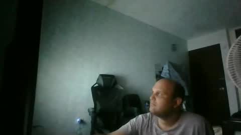 Snapshot of heavy_rebellxc chatting on 10/06/25, 04:21 Heavy Rebell online show from 10/06/25, 04:21