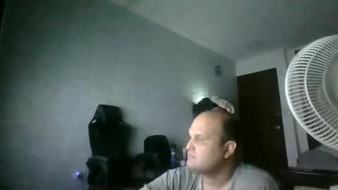 Snapshot of heavy_rebellxc chatting on 10/13/25, 05:51 Heavy Rebell online show from 10/13/25, 05:51