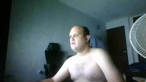 Snapshot of heavy_rebellxc chatting on 10/18/25, 08:04 Heavy Rebell online show from 10/18/25, 08:04