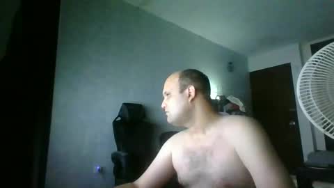 Snapshot of heavy_rebellxc chatting on 10/19/25, 07:42 Heavy Rebell online show from 10/19/25, 07:42