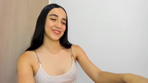 Alejandra online show from 02/25/25, 09:46