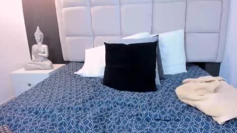 Keira Hecate online show from 02/25/25, 11:33