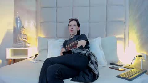 Keira Hecate online show from 10/27/25, 07:40