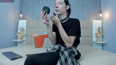 Keira Hecate online show from 04/18/26, 07:07