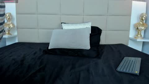 Snapshot of hecate1_ chatting on 04/30/26, 08:57 Keira Hecate online show from 04/30/26, 08:57