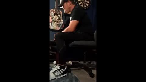 Snapshot of hecatoncheires187420 chatting on 12/19/25, 10:39 hecatoncheires187420 online show from 12/19/25, 10:39