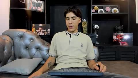 heellboy_ online show from 10/30/25, 09:04