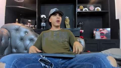 heellboy_ online show from 11/12/25, 02:23