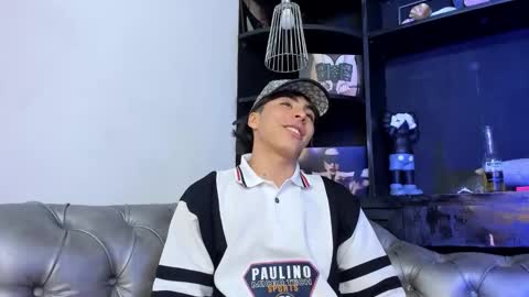 heellboy_ online show from 11/20/25, 08:08