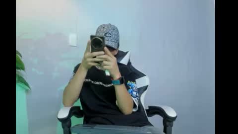 heellboy_ online show from 11/26/25, 02:56