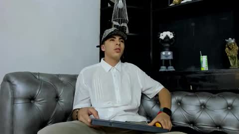 heellboy_ online show from 11/27/25, 02:35