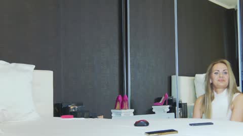 Helen online show from 02/02/25, 09:30