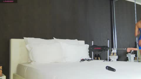 Helen online show from 11/08/25, 07:19