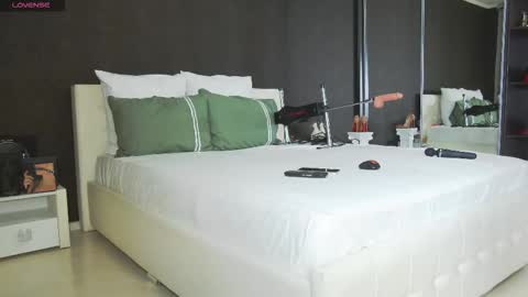 Helen online show from 11/14/25, 05:11