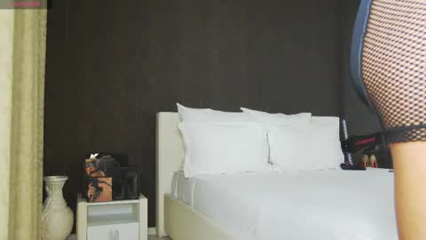 Helen online show from 12/01/25, 09:09