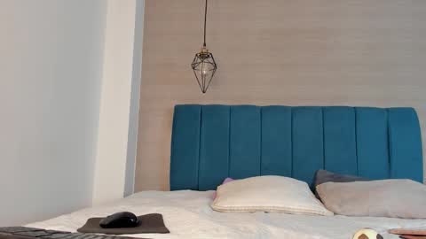 heidi_feuer online show from 10/20/25, 12:16