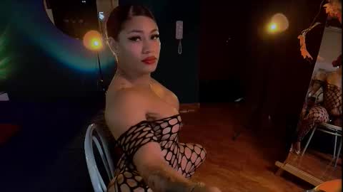 Snapshot of heidicox chatting on 10/23/25, 02:55 Heidi  online show from 10/23/25, 02:55