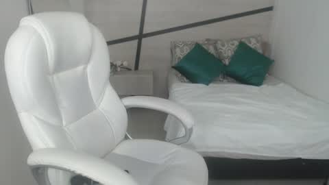 Heidy  online show from 12/22/24, 05:56