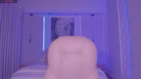 Snapshot of heidy_jhons chatting on 10/18/25, 03:42 Heidy online show from 10/18/25, 03:42