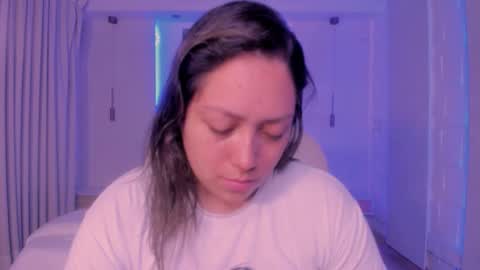 Snapshot of heidy_jhons chatting on 10/19/25, 12:17 Heidy online show from 10/19/25, 12:17