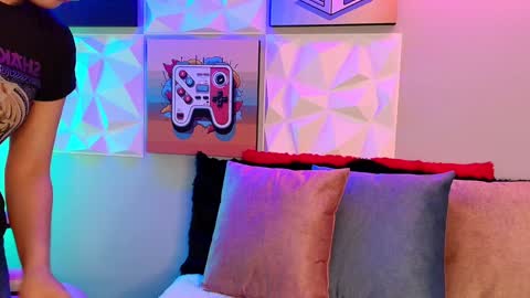   online show from 02/06/25, 11:32