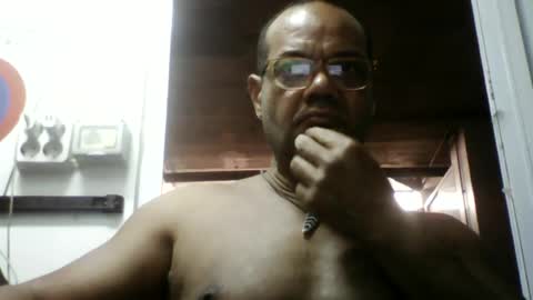 Snapshot of heistt chatting on 06/21/26, 02:41 Heist Stein online show from 06/21/26, 02:41