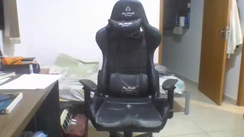 Snapshot of heitorcp1 chatting on 01/17/26, 03:33 heitorcp1 online show from 01/17/26, 03:33