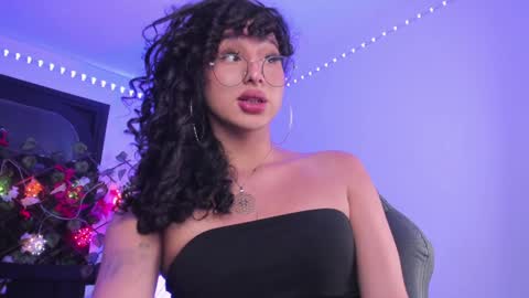 Snapshot of heka_prudence chatting on 12/21/24, 04:52 Heka Prudence online show from 12/21/24, 04:52
