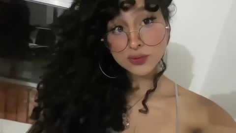 Snapshot of heka_prudence chatting on 12/22/24, 04:28 Heka Prudence online show from 12/22/24, 04:28