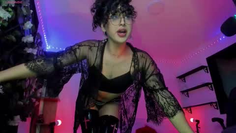 Snapshot of heka_prudence chatting on 09/28/25, 04:07 Heka Prudence online show from 09/28/25, 04:07