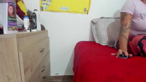 Snapshot of hela_wet chatting on 11/24/25, 05:12 Hela Independent model online show from 11/24/25, 05:12