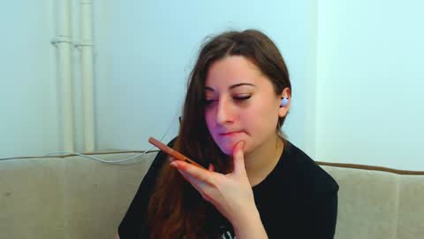 helen_adams_ online show from 12/19/24, 08:34