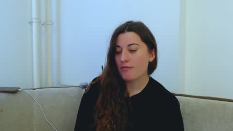 helen_adams_ online show from 02/06/25, 12:05