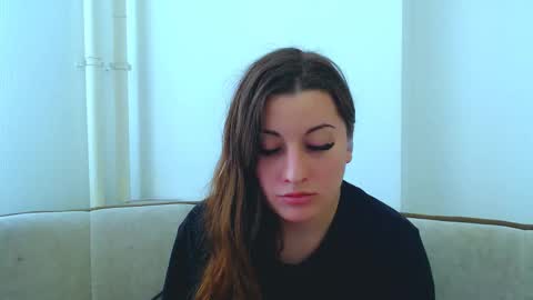 helen_adams_ online show from 03/10/25, 09:32