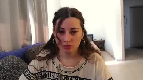 Snapshot of helen_adams_ chatting on 06/20/26, 05:43 helen_adams_ online show from 06/20/26, 05:43